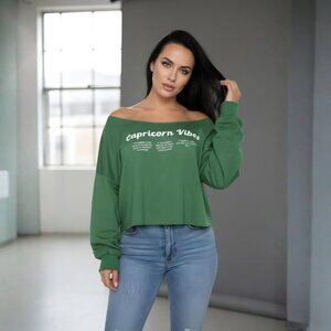 Fashion Nova ✦ Capricorn Vibes Off Shoulder Top ✦ Hunter Green Graphic XS NWT